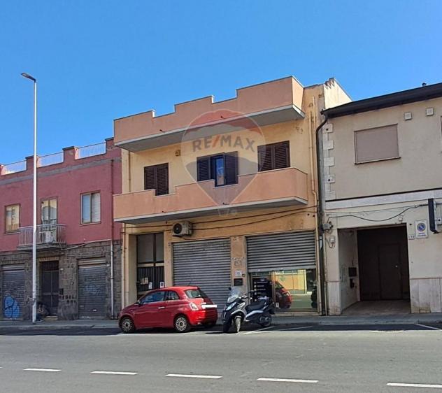 negozio in vendita a Cagliari in zona Pirri