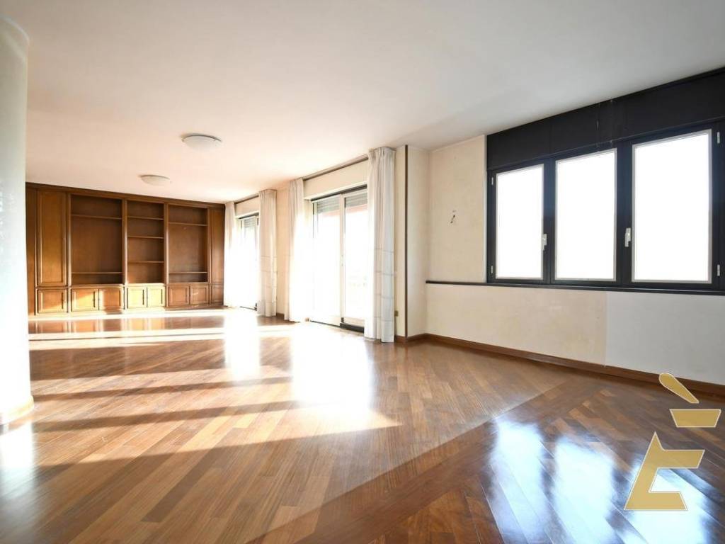 appartamento in vendita a Cagliari in zona Stampace/Punici