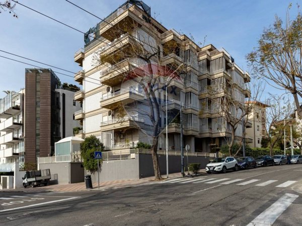appartamento in vendita a Cagliari in zona Bonaria