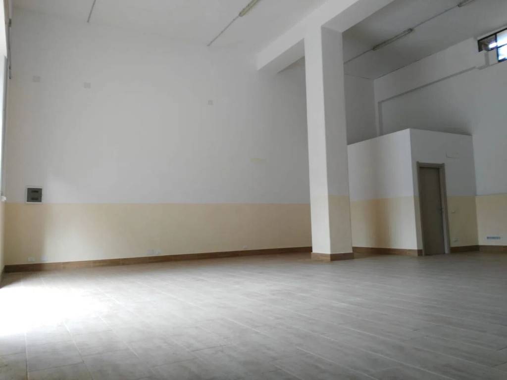 negozio in vendita a Cagliari in zona Sant'Avendrace