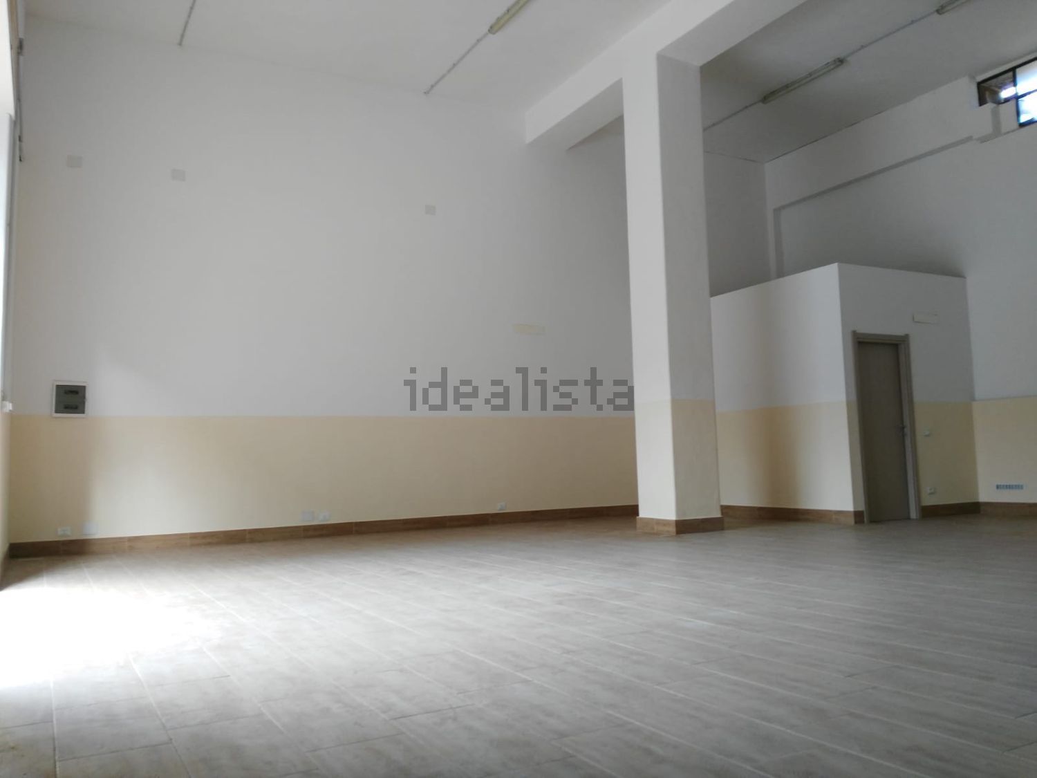 locale commerciale in vendita a Cagliari in zona Sant'Avendrace