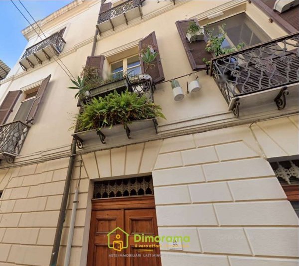 appartamento in vendita a Cagliari in zona Marina