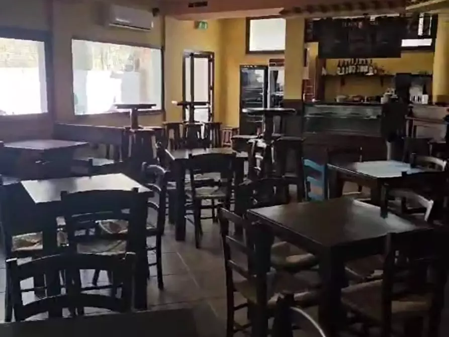 negozio in vendita a Cagliari in zona Marina