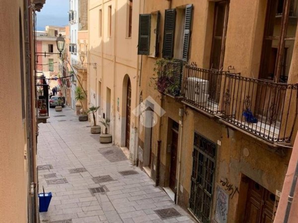 appartamento in vendita a Cagliari in zona Marina