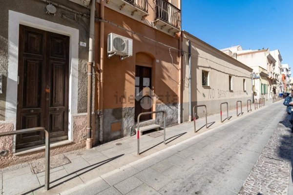 appartamento in vendita a Cagliari in zona Villanova