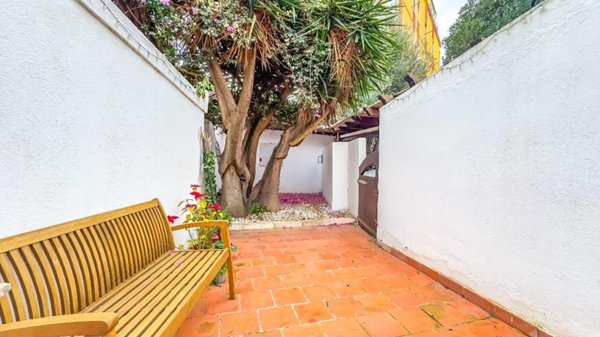 casa indipendente in vendita a Cagliari in zona Monte Urpinu