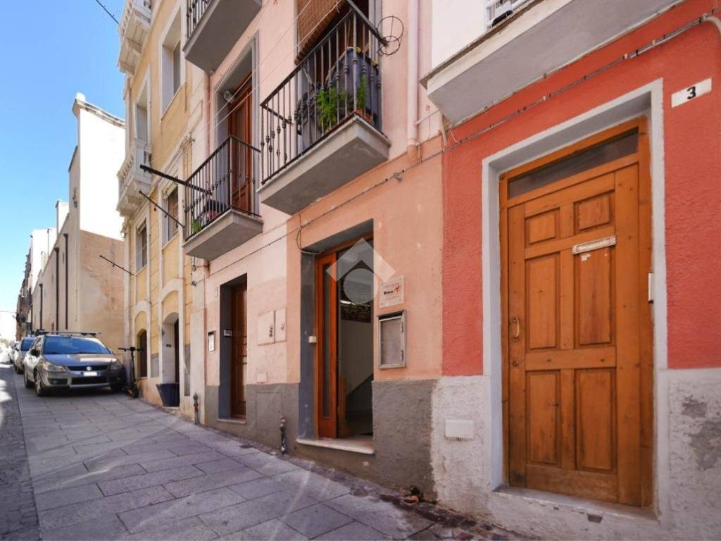 appartamento in vendita a Cagliari in zona Stampace/Punici