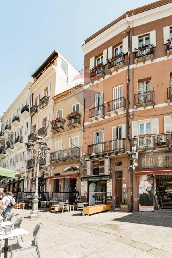 appartamento in vendita a Cagliari in zona Marina