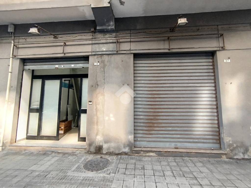 locale commerciale in vendita a Cagliari in zona Fonsarda / zona Giudici