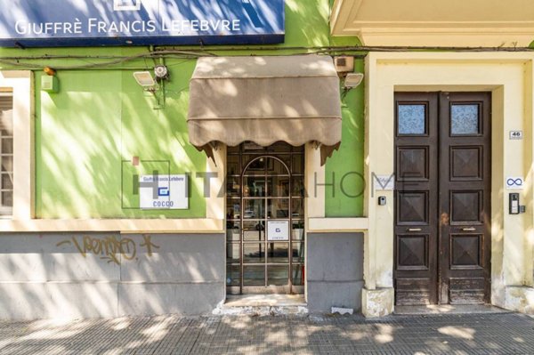 negozio in vendita a Cagliari in zona Tribunale