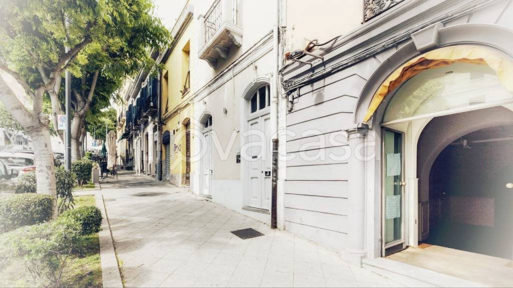 negozio in vendita a Cagliari in zona Marina