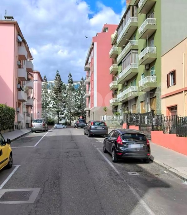 locale commerciale in vendita a Cagliari