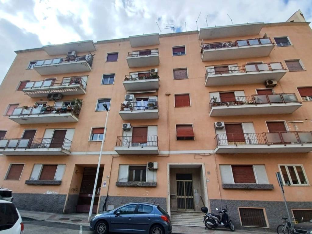 appartamento in vendita a Cagliari in zona Villanova