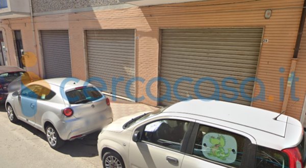 locale commerciale in vendita a Cagliari in zona Is Mirrionis/San Michele