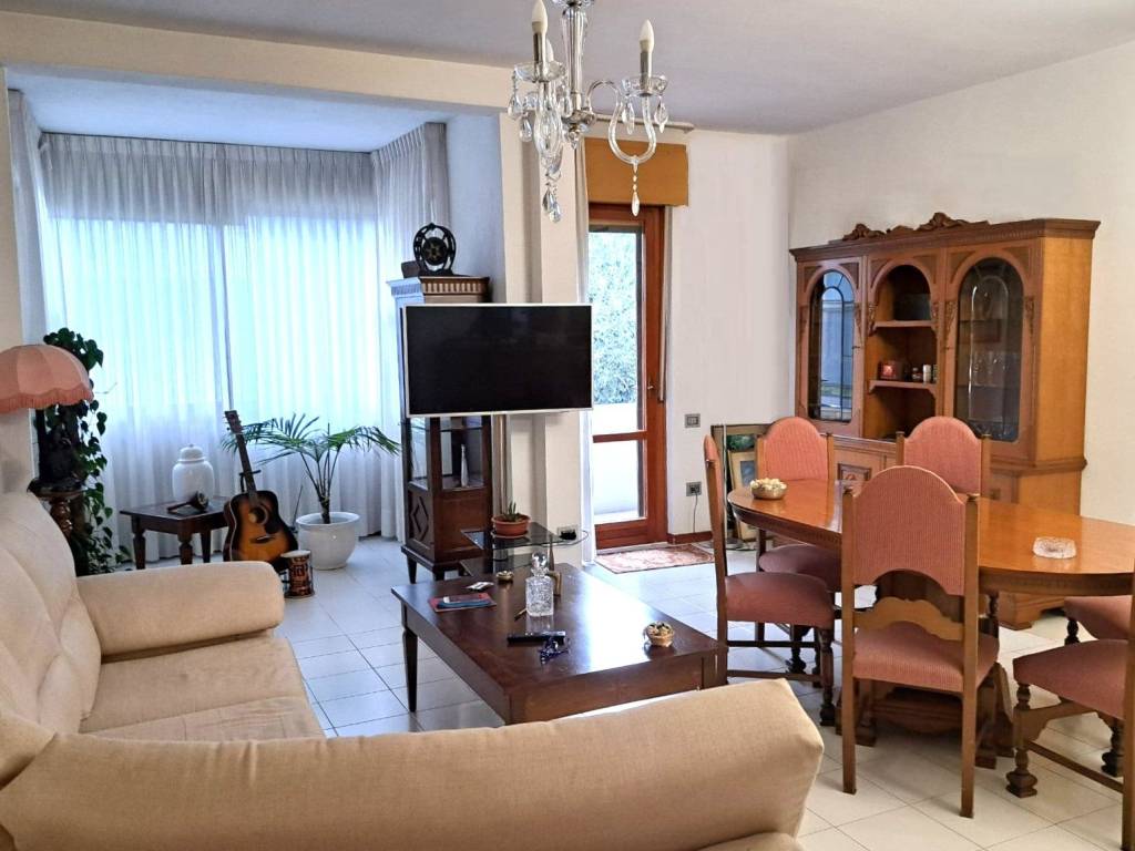 appartamento in vendita a Cagliari in zona Pirri