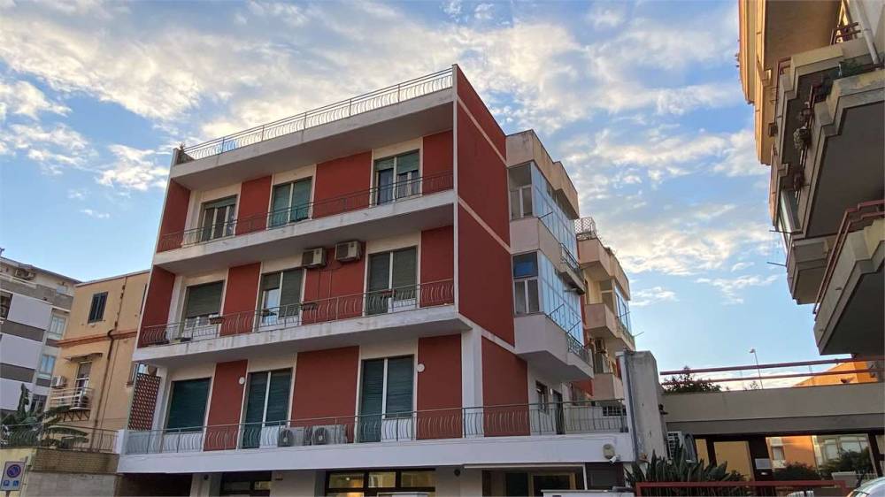 appartamento in vendita a Cagliari in zona Bonaria