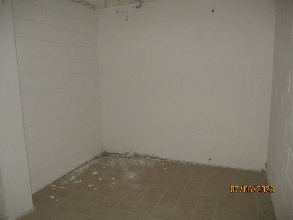locale di sgombero in vendita a Cagliari in zona Tuvixeddu/Tuvumannu