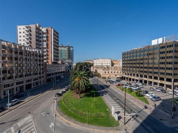 appartamento in vendita a Cagliari in zona Bonaria