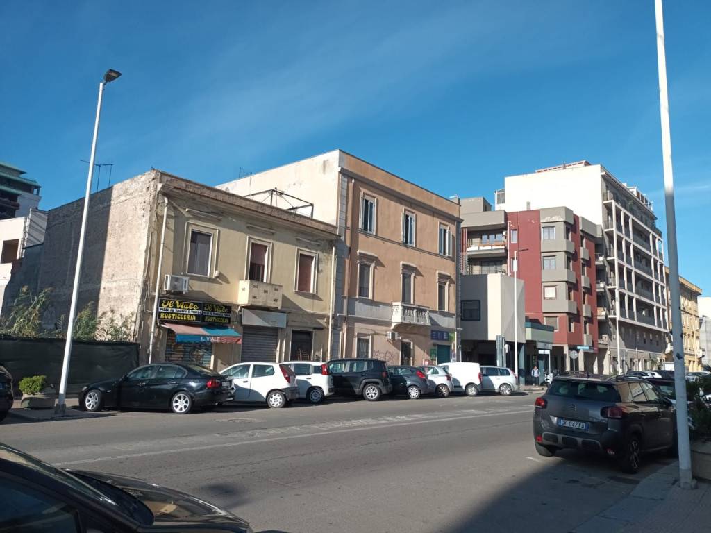 negozio in vendita a Cagliari in zona Sant'Avendrace