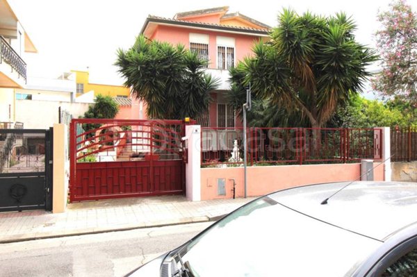 casa indipendente in vendita a Cagliari in zona Pirri
