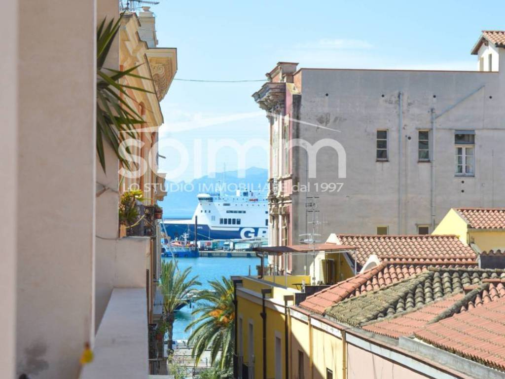 appartamento in vendita a Cagliari in zona Marina
