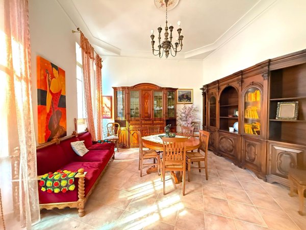 appartamento in vendita a Cagliari in zona Villanova