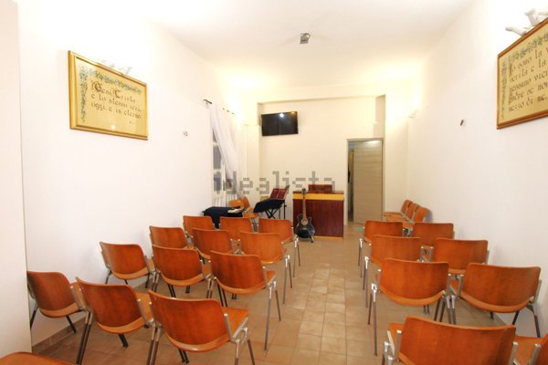 locale commerciale in vendita a Cagliari in zona San Benedetto