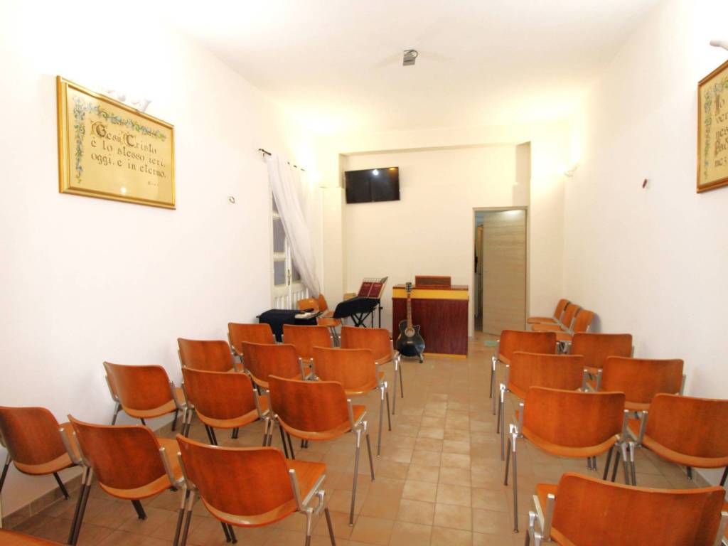locale commerciale in vendita a Cagliari in zona San Benedetto