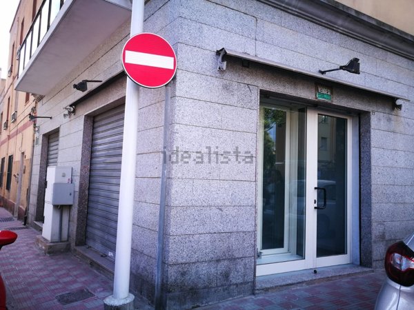 locale commerciale in vendita a Cagliari in zona Is Mirrionis/San Michele
