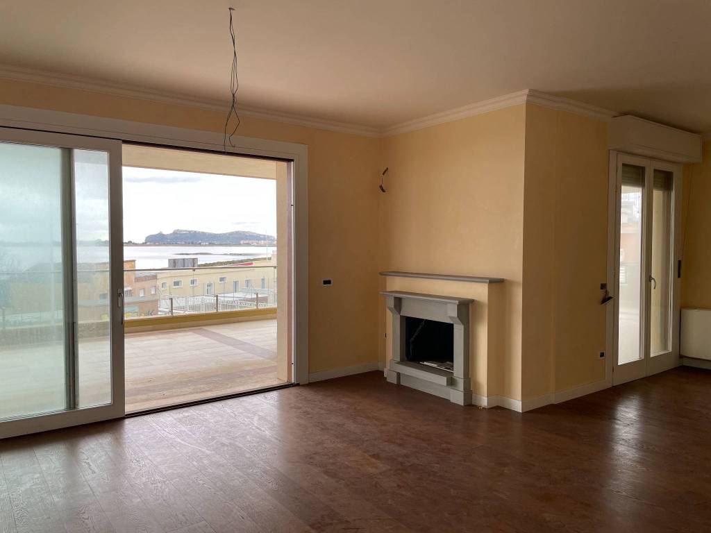 appartamento in vendita a Cagliari in zona Genneruxi