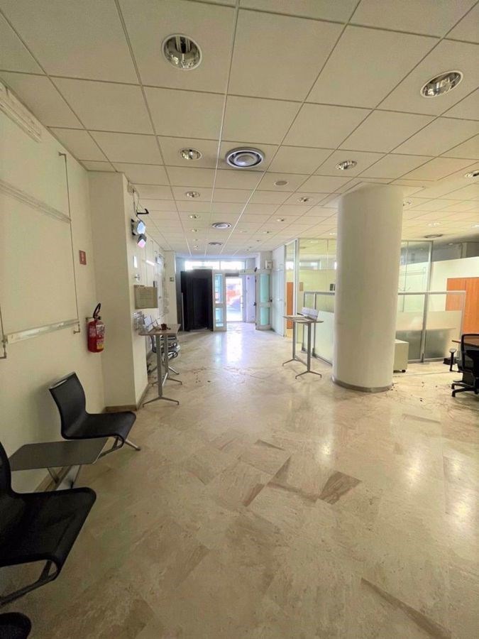 negozio in vendita a Cagliari in zona Sant'Avendrace