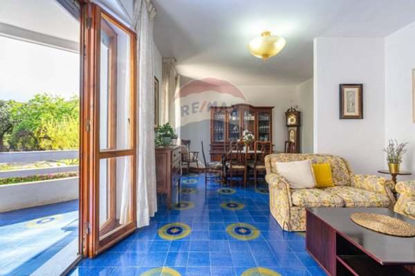 appartamento in vendita a Cagliari in zona Genneruxi