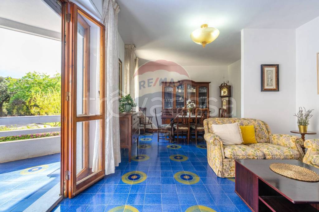 appartamento in vendita a Cagliari in zona Genneruxi