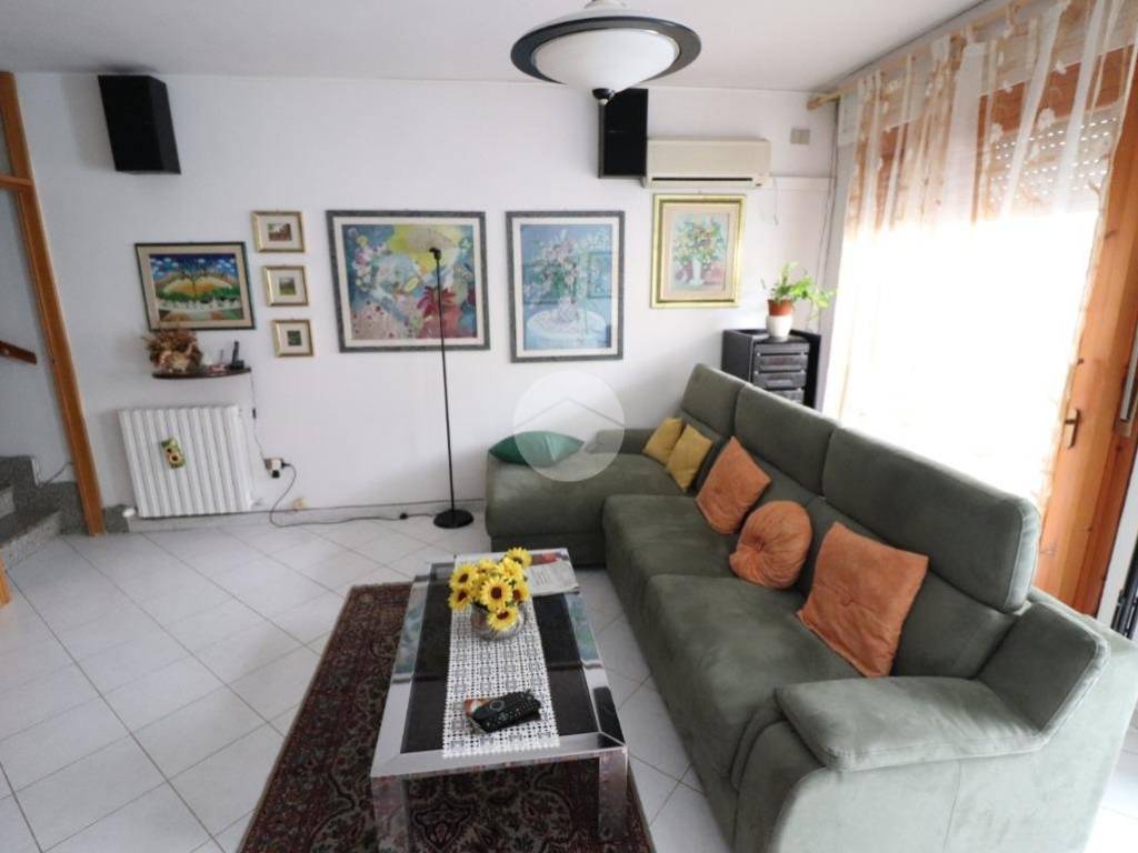 casa indipendente in vendita a Cagliari in zona Pirri
