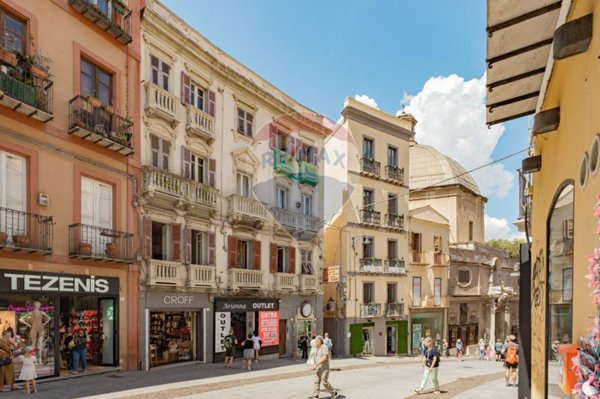 appartamento in vendita a Cagliari in zona Marina