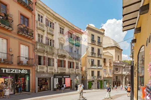 appartamento in vendita a Cagliari in zona Marina