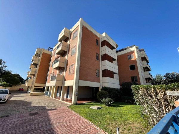 appartamento in vendita a Cagliari in zona Genneruxi