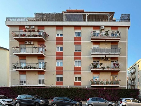 appartamento in vendita a Cagliari in zona Bonaria