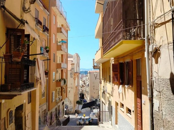 appartamento in vendita a Cagliari in zona Marina