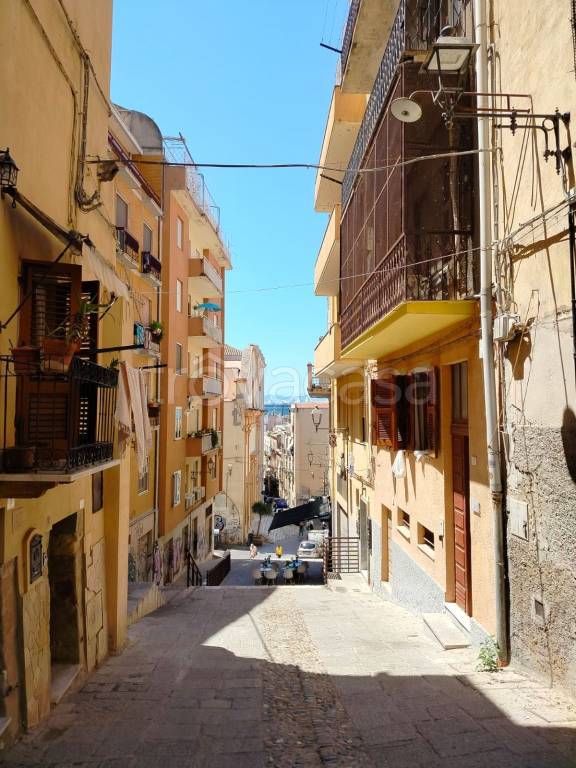 appartamento in vendita a Cagliari in zona Marina