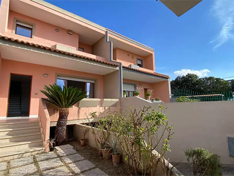 casa indipendente in vendita a Cagliari in zona Genneruxi