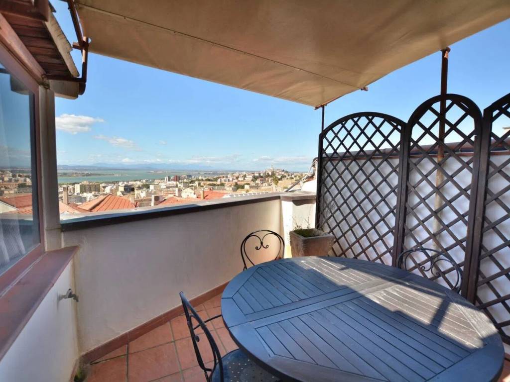 appartamento in vendita a Cagliari in zona Castello