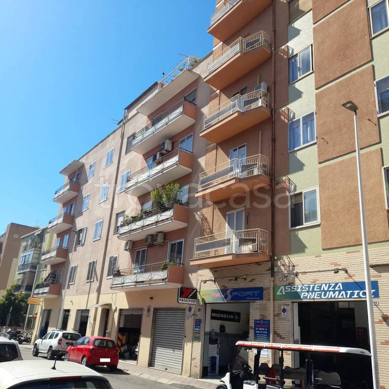 appartamento in vendita a Cagliari in zona Genneruxi