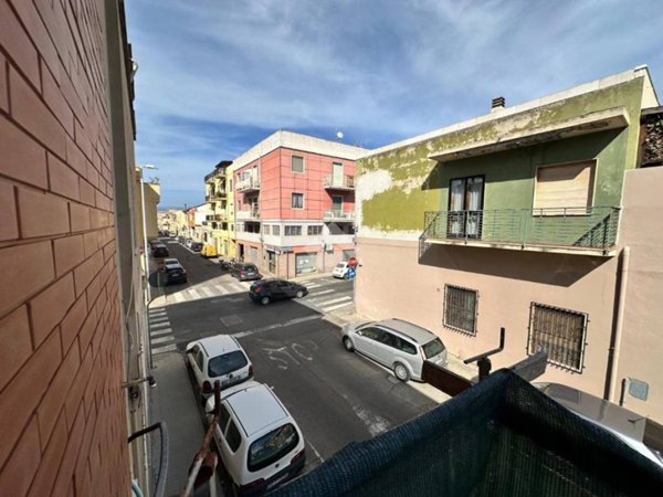 appartamento in vendita a Cagliari in zona Pirri