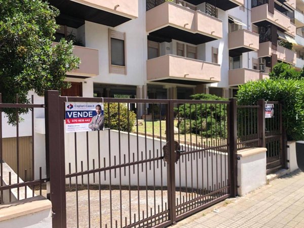 negozio in vendita a Cagliari in zona Fonsarda / zona Giudici
