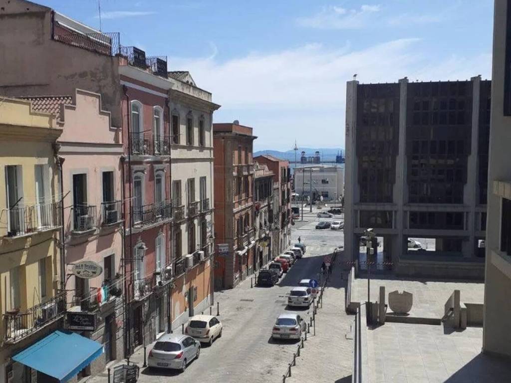 intera palazzina in vendita a Cagliari in zona Marina