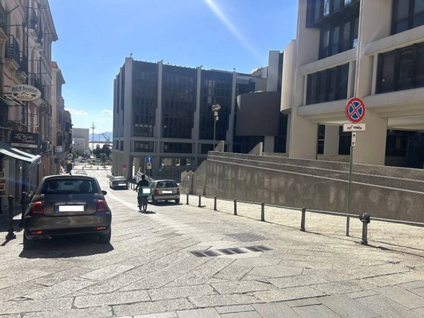 intera palazzina in vendita a Cagliari in zona Marina