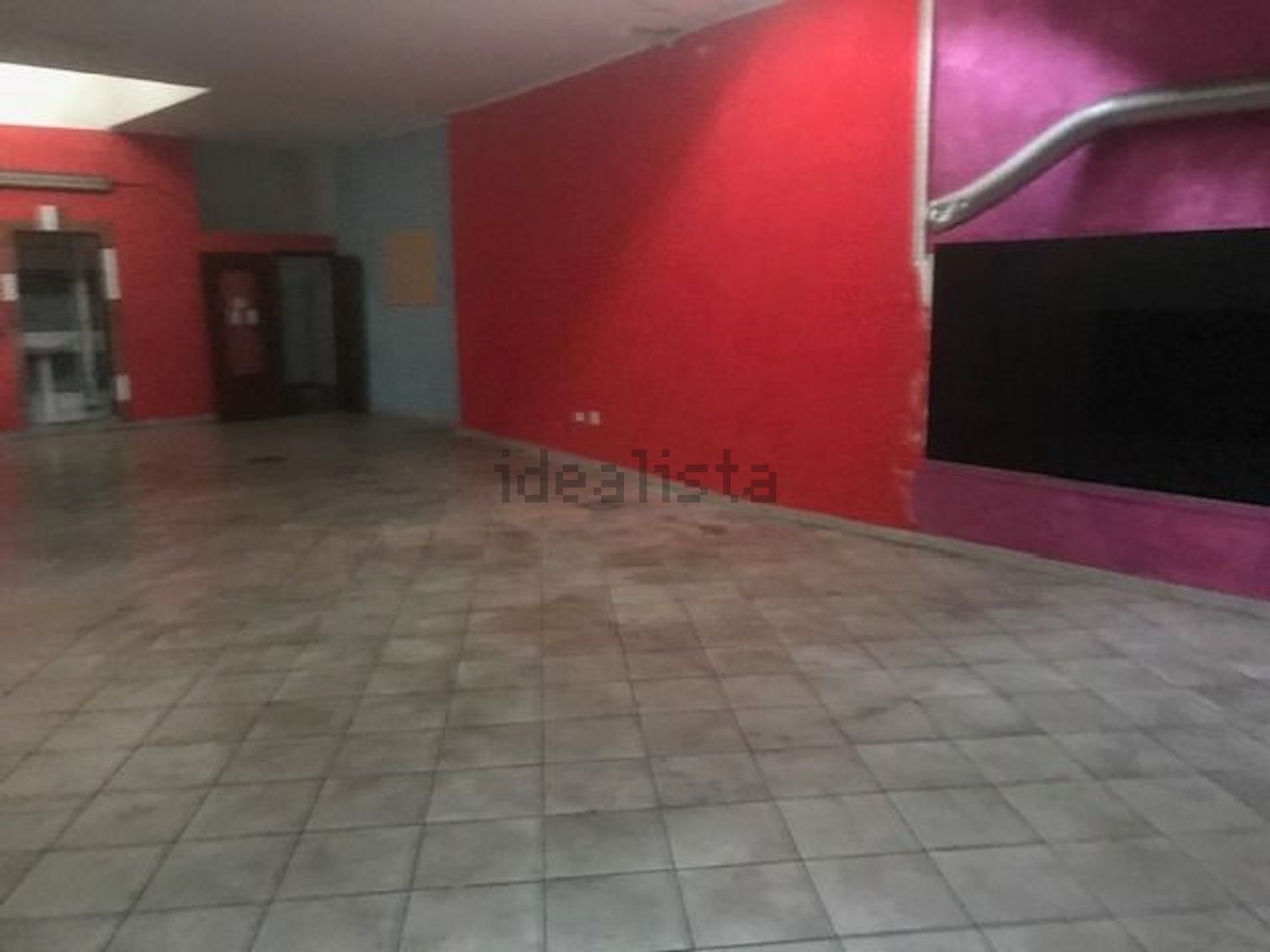 locale commerciale in vendita a Cagliari in zona Tuvixeddu/Tuvumannu