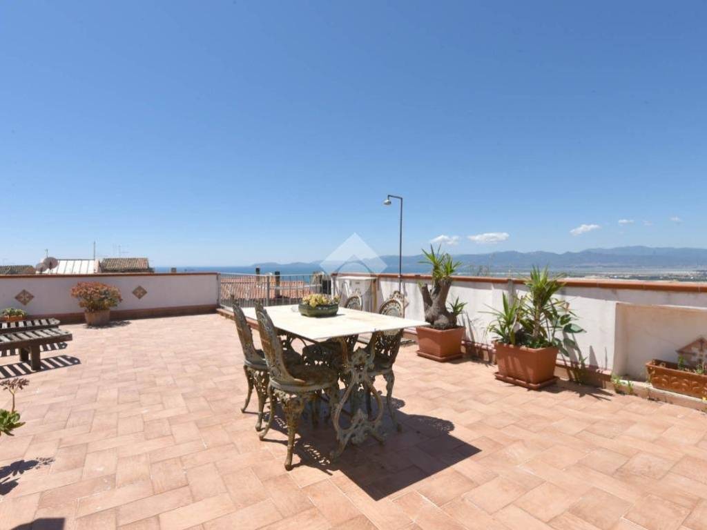appartamento in vendita a Cagliari in zona Castello