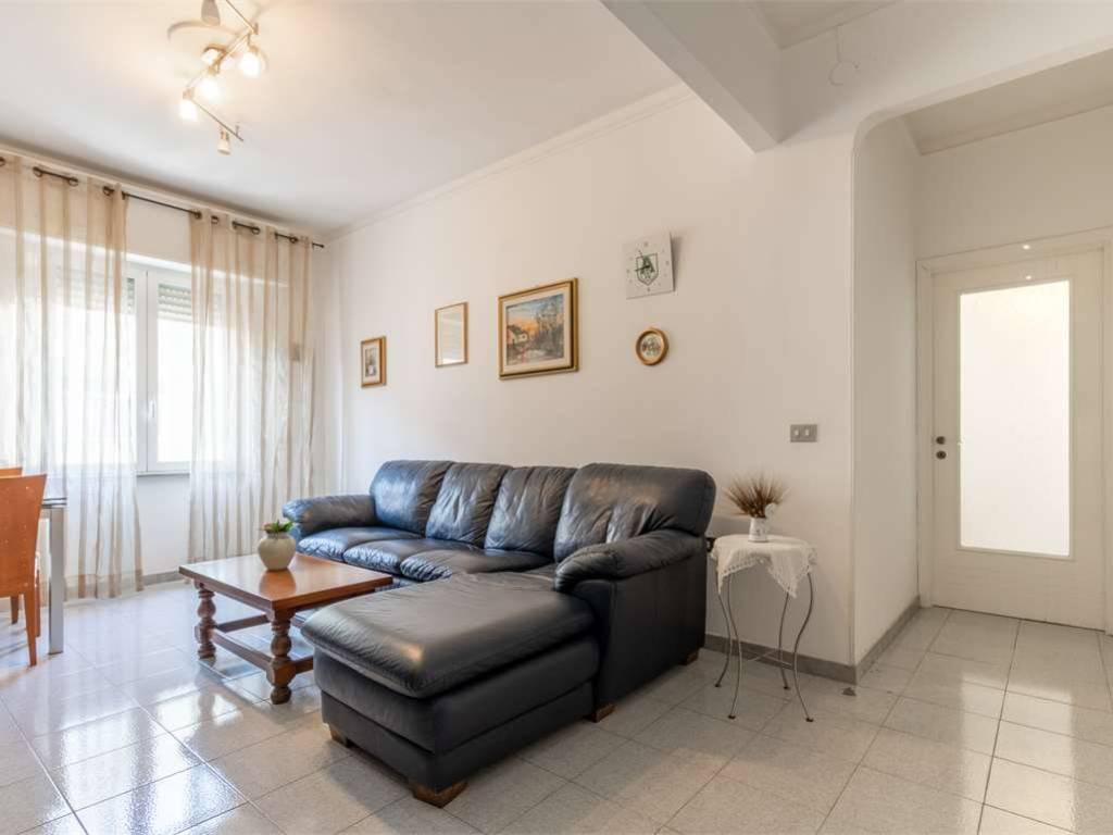appartamento in vendita a Cagliari in zona Genneruxi